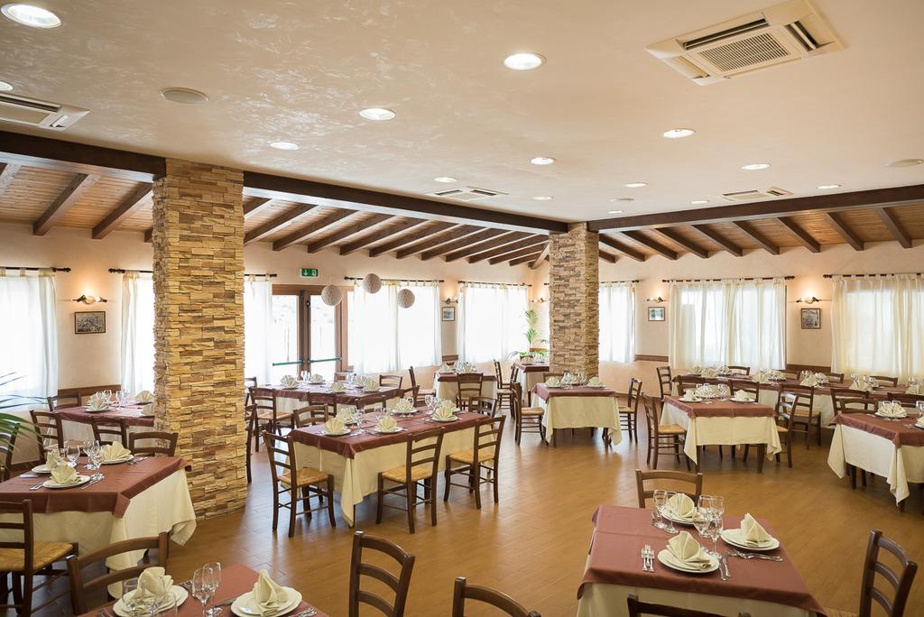 Valle Himara Guest House Piana Degli Albanesi Eksteriør bilde