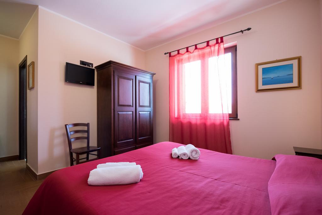 Valle Himara Guest House Piana Degli Albanesi Eksteriør bilde