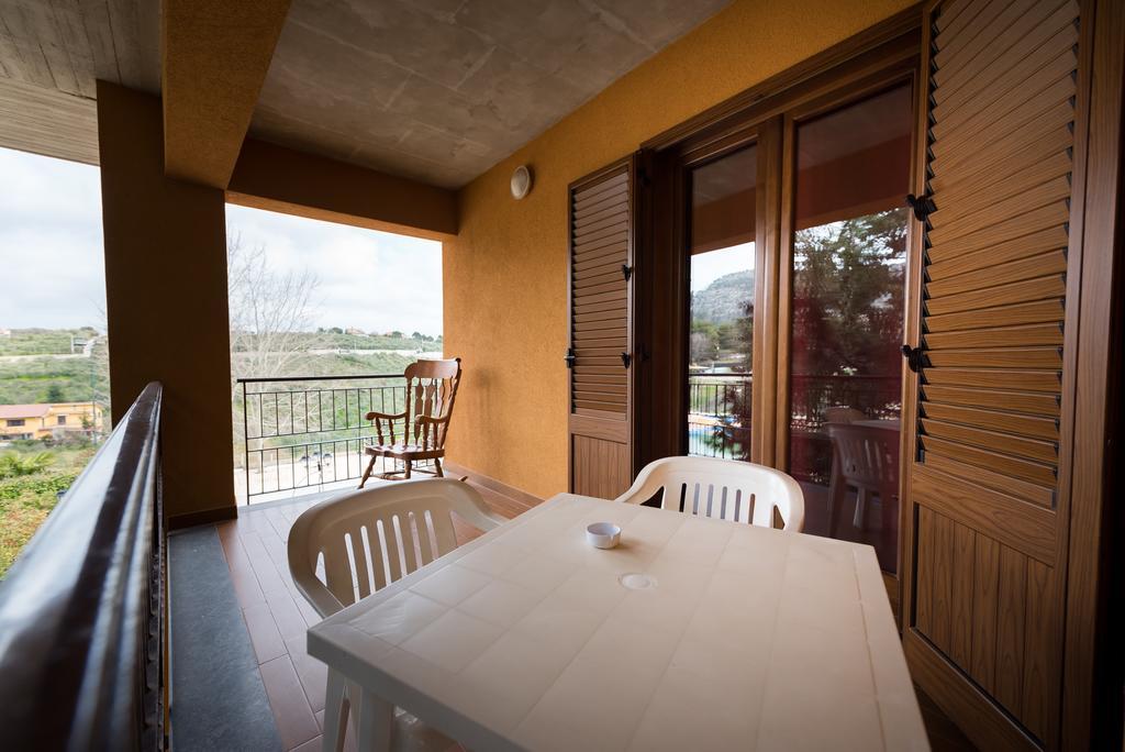 Valle Himara Guest House Piana Degli Albanesi Eksteriør bilde