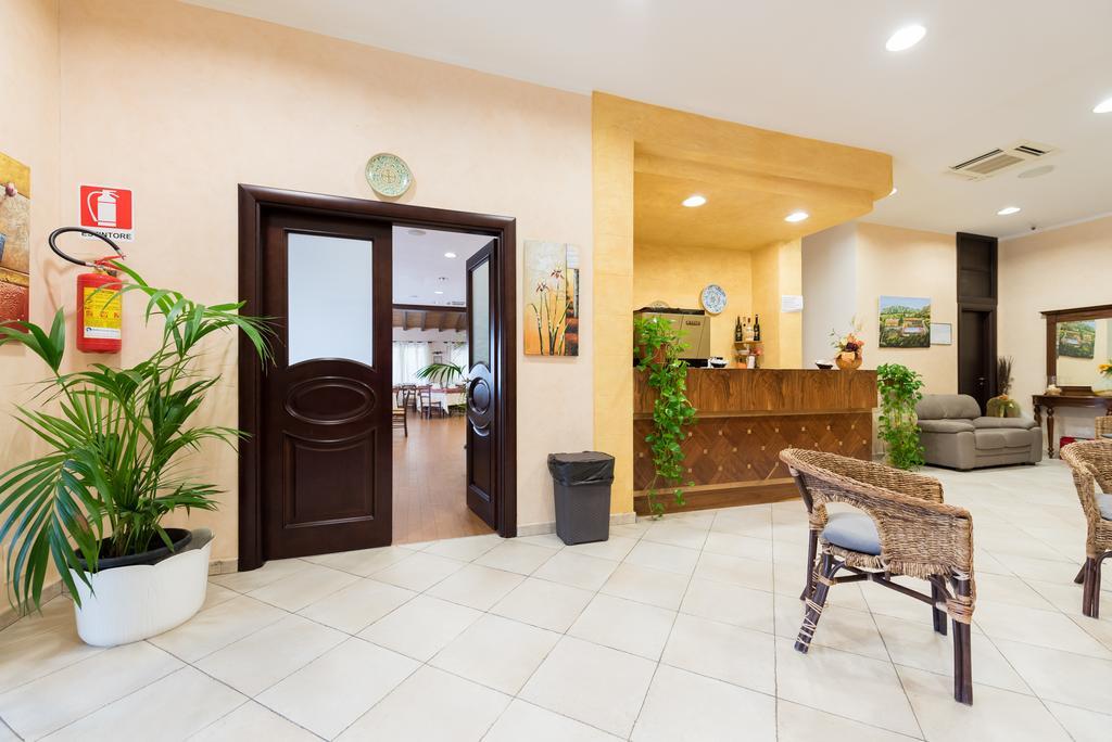 Valle Himara Guest House Piana Degli Albanesi Eksteriør bilde